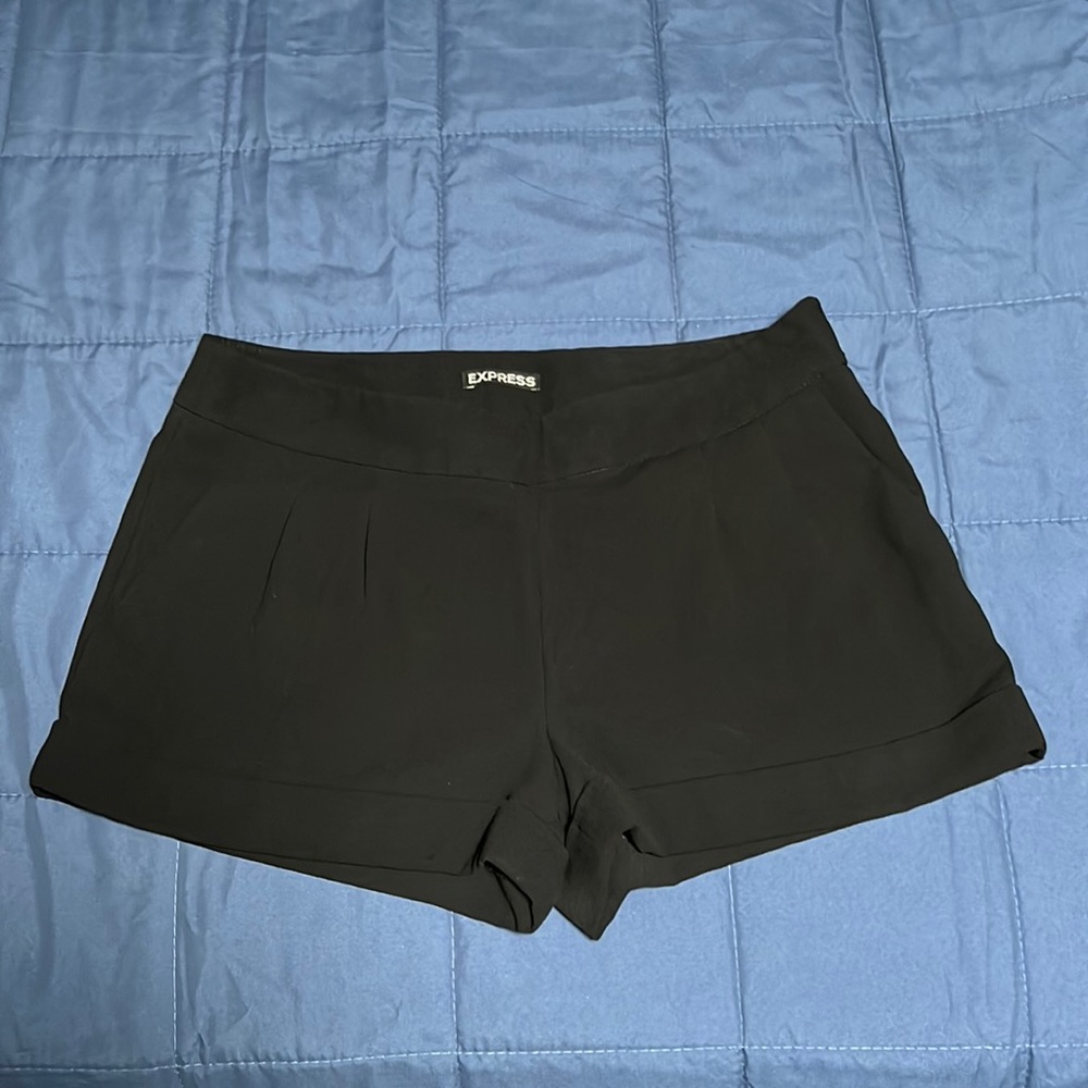 EXPRESS SHORTS